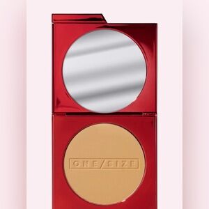 ONE/SIZE TURN UP THE BASE
VERSATILE POWDER FOUNDATION-MEDIUM 5 (G)